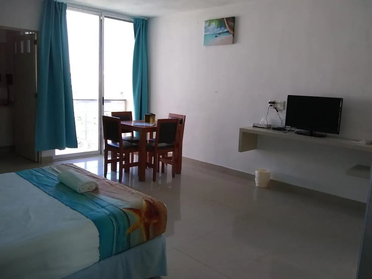 La Cultura Suites - Avenida Quinta Playa del Carmen 3*,