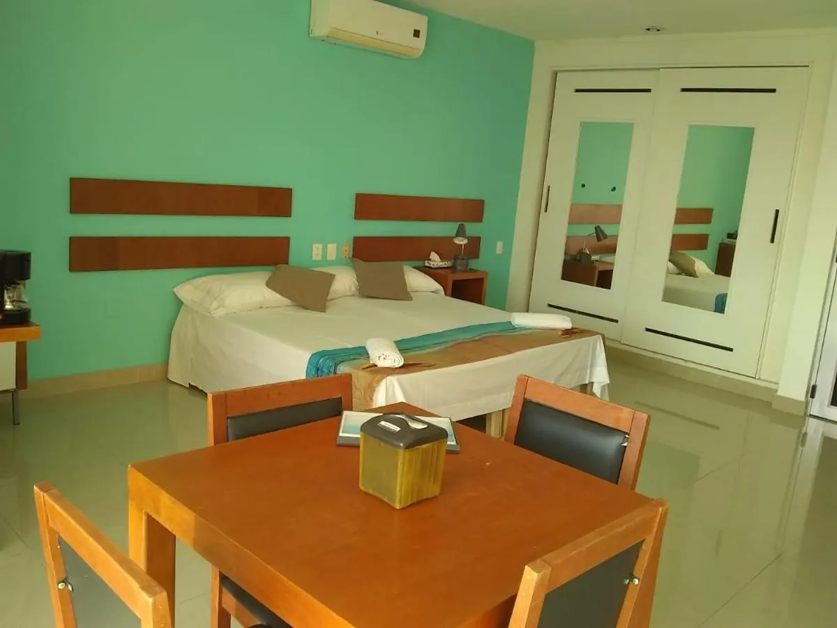 *** Hotel La Cultura Suites - Avenida Quinta Playa del Carmen Mexico